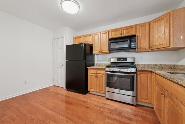 Photo - Beautiful 2BR/2.5BA Townhome in Byers Stat...