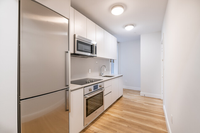 Building Photo - 235 Chestnut Hill Ave Rental