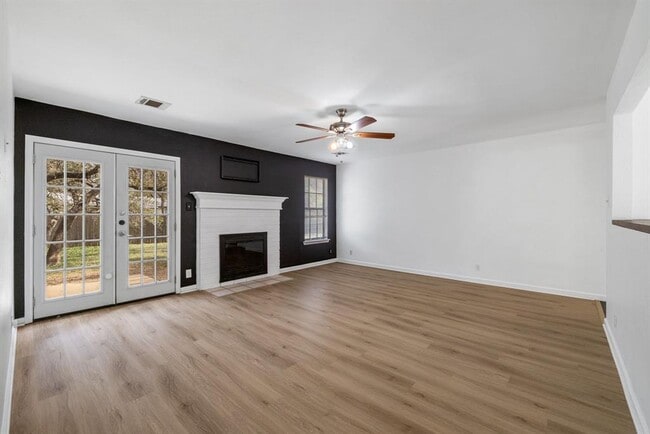 Building Photo - 805 Sabinas Ct