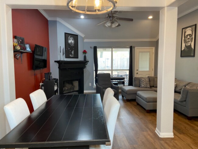 Photo - 4339 Blackwell St