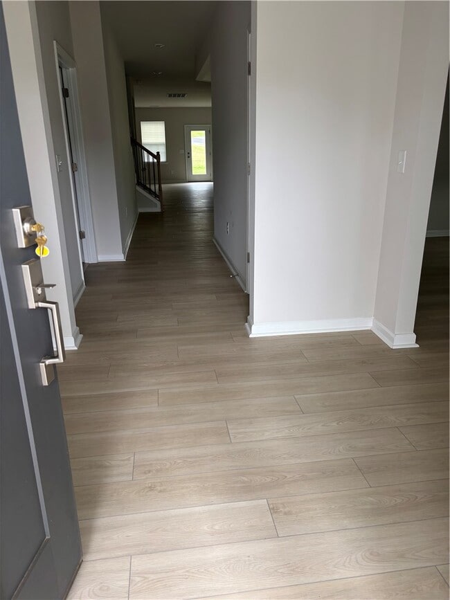 Photo - 102 Penrose Cir