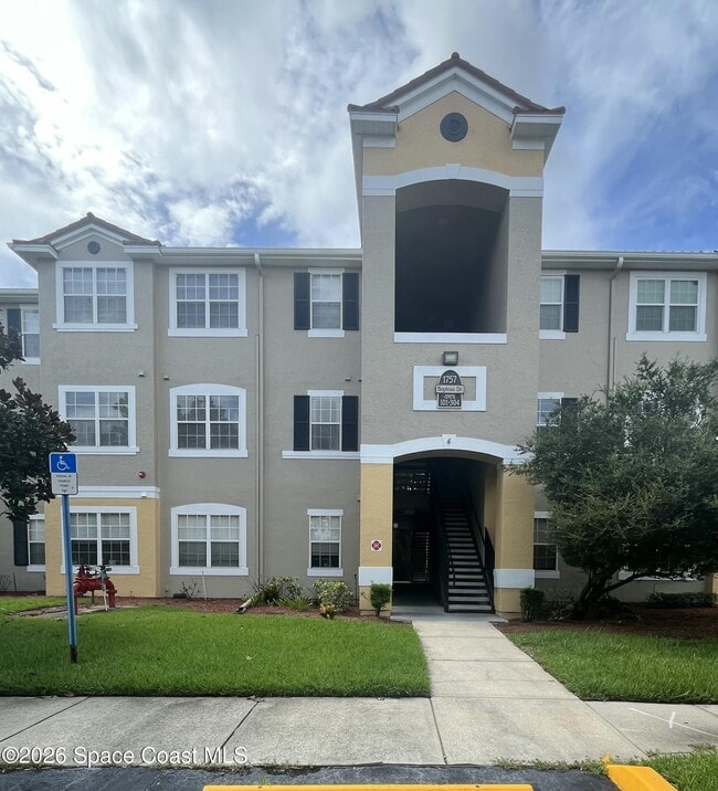 Building Photo - 1757 Sophias Dr Unit 205