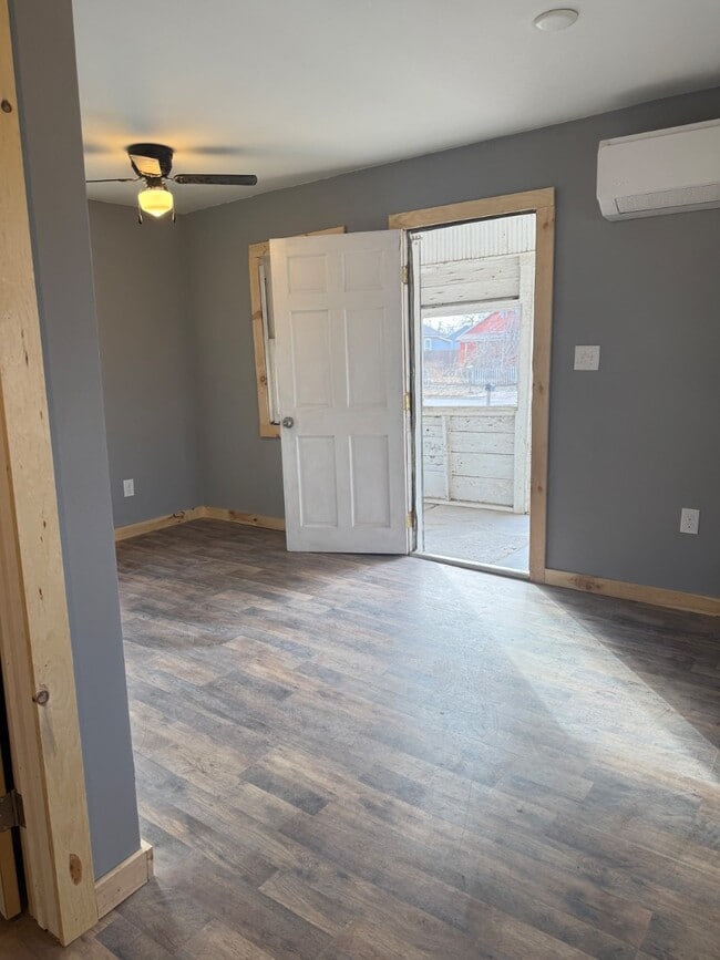 208 Osborne St