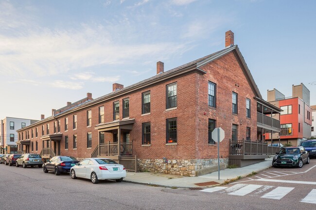 Millhouse Historic - 79 W Canal St Rental