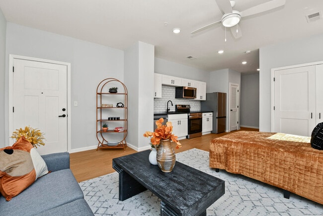 Photo - 505 W Grand St Unit 109