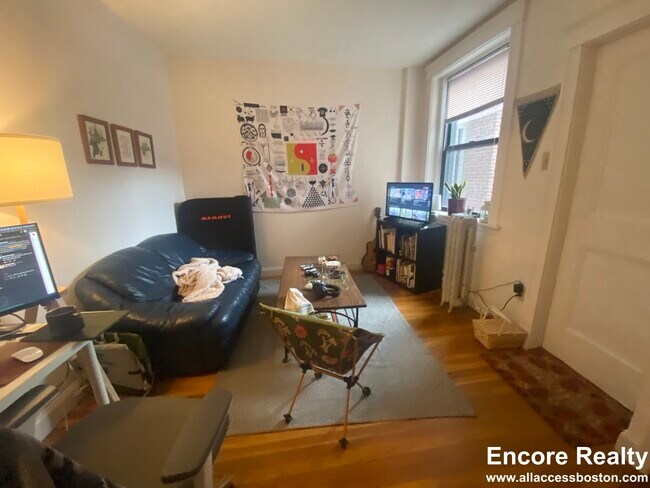 Photo - 19 Egremont Rd Unit 1