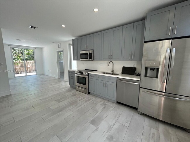 Photo - 3823 Thomas Ave