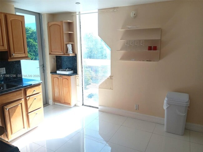 Photo - 3703 NE 166th St Unit 401