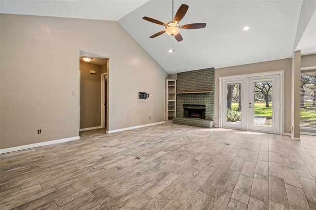 Photo - 25 Woodcreek Dr