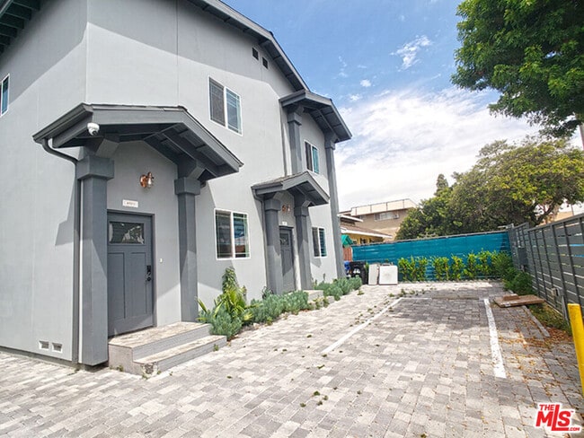 Building Photo - 413 N Harvard Blvd Unit 413