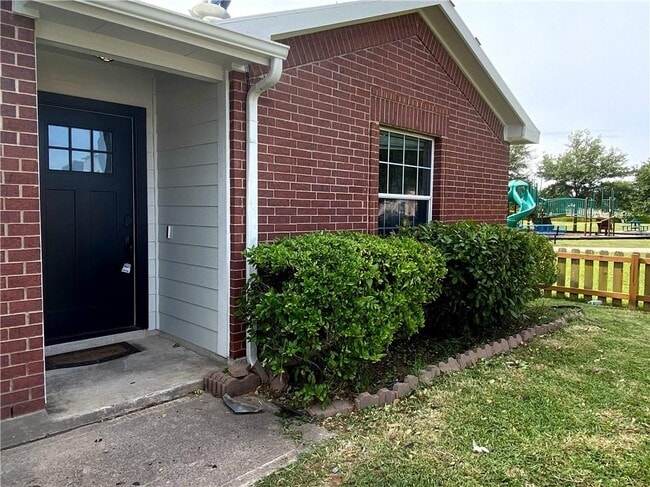 Building Photo - 12817 Chime Dr