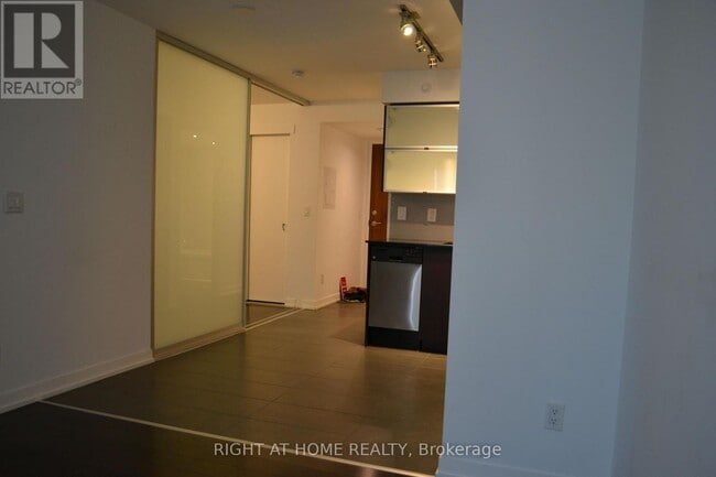 Photo - 170 Fort York Blvd Unit 207