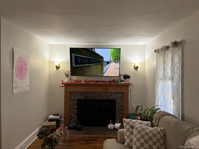 Photo - 45 Central Pkwy