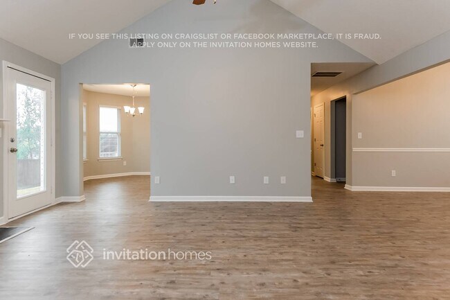 Photo - 4222 Arabian Way SW