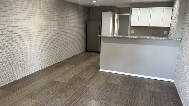 Photo - 4012 DuPont Cir Unit 307