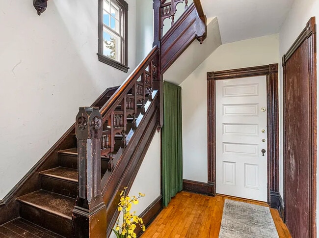 Photo - 2628 Quincy St NE