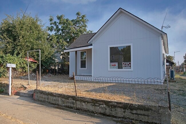 Photo - 407 W Pine St