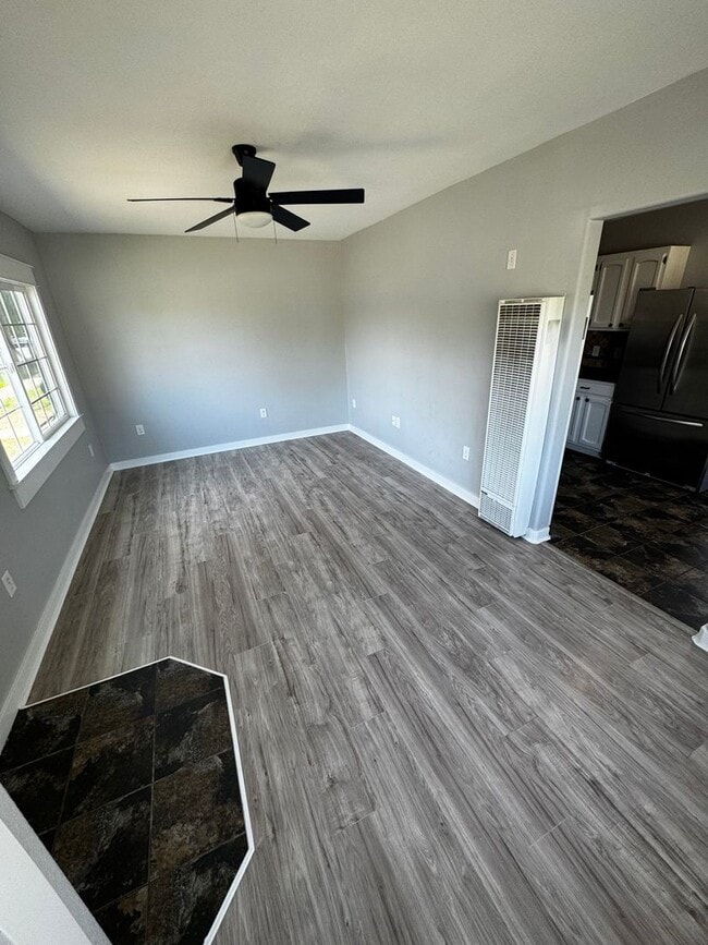 1 Bedroom, 1 Bathroom Duplex - 1 Bedroom, 1 Bathroom Duplex House