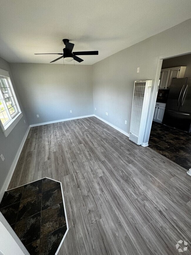 Building Photo - 1 Bedroom, 1 Bathroom Duplex Rental