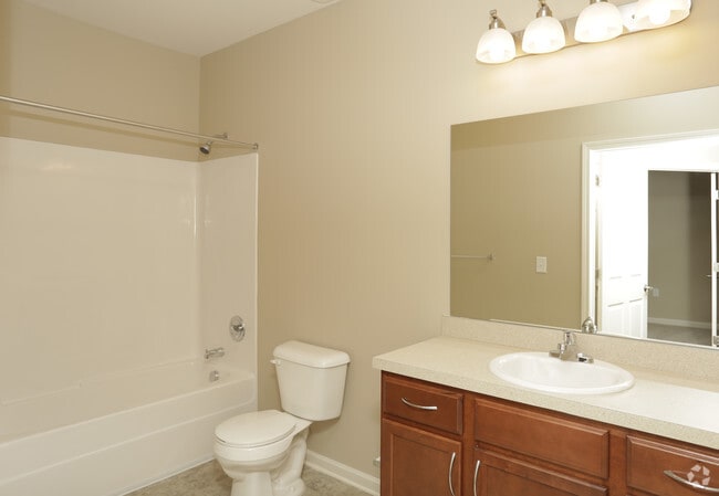 1BR, 1BA - 650 SF
