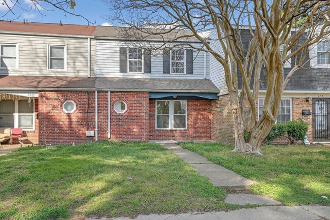 Building Photo - Updated 3BR Home in Virginia Beach with Modern Finishes & Prime Location