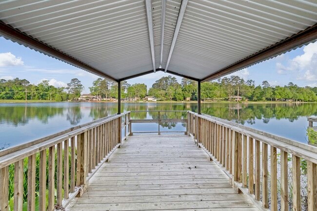 Building Photo - 403 E Lake Dr Rental