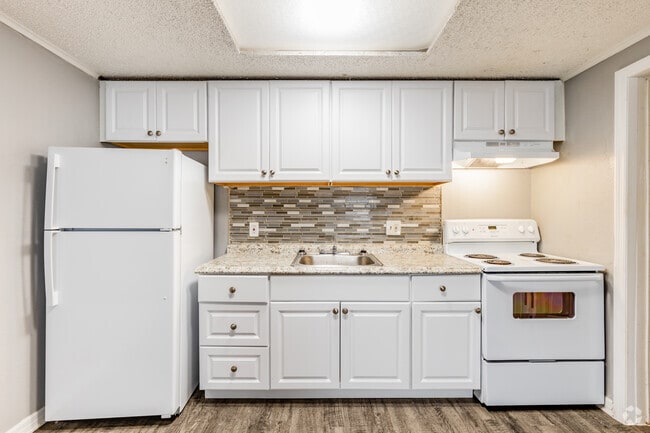 1 BR, 1 BA - 576SF - Orlando Terrace