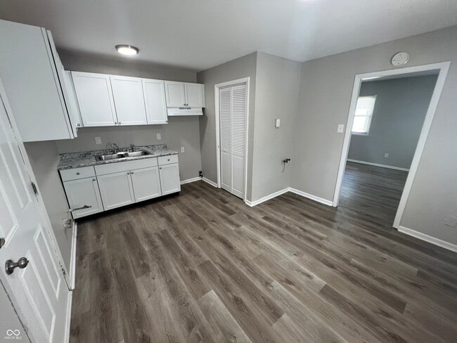 Photo - 2920 Lasalle St