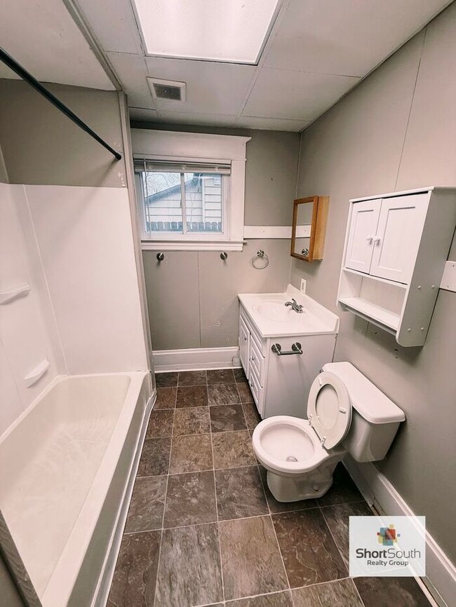 Photo - Updated Duplex 4 bed 2 bath on the NW Side