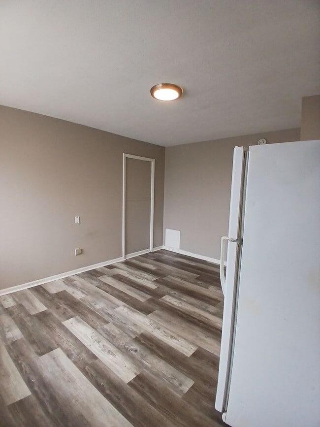 Photo - Laker Landing Apartments