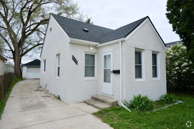 Building Photo - 11032 Continental Ave Rental