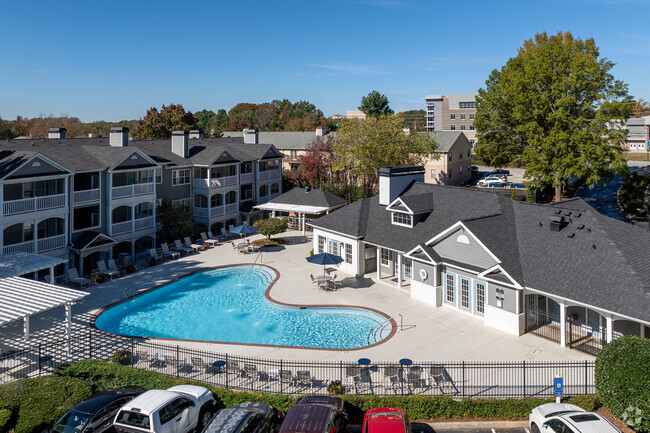 The Columns at Club Drive - The Columns at Club Drive Apartments