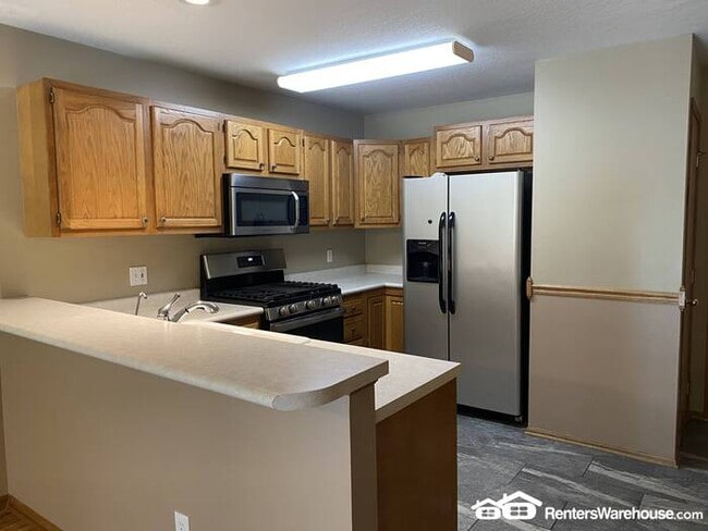Photo - 3 bedroom/3 bath Townhome in Norwalk for Rent