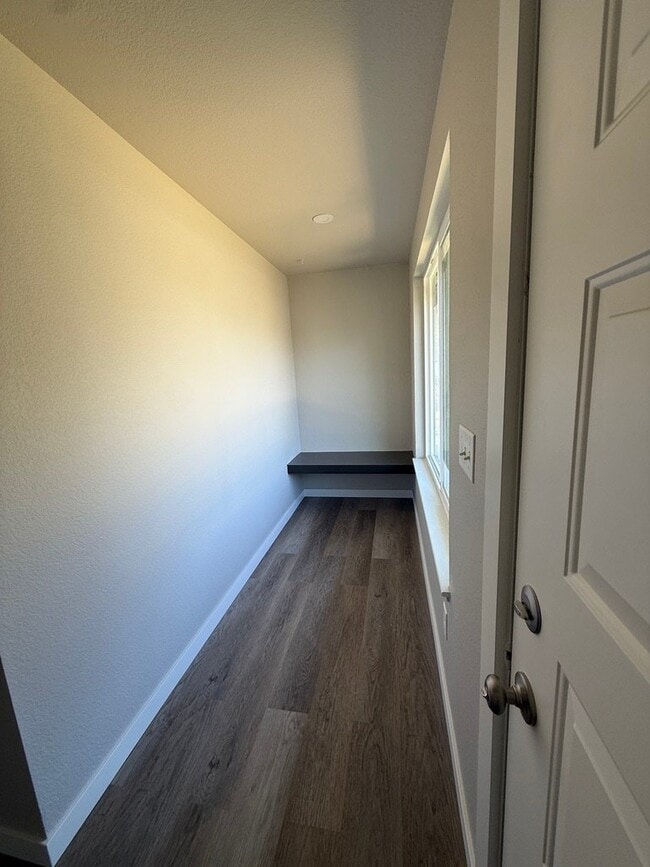 Photo - 1809 Regal St