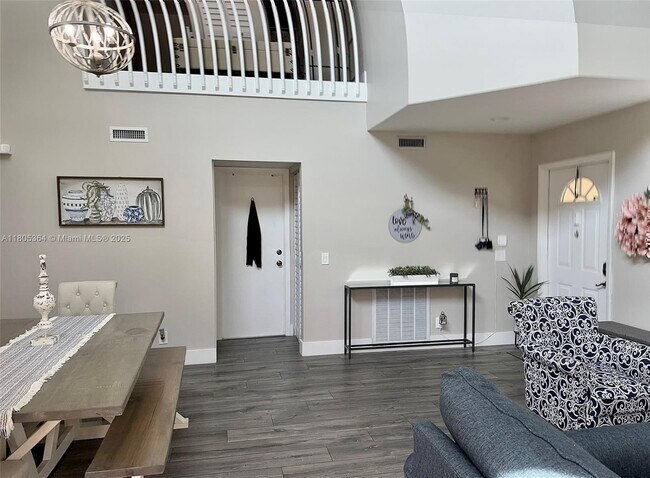 Photo - 1533 Garden Rd