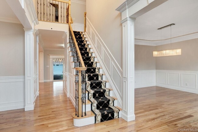 Photo - 134-110 10th St