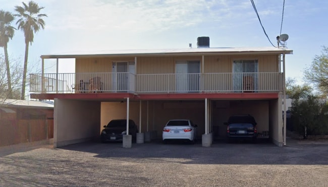 Building Photo - 1209 E Elm St Unit 1209