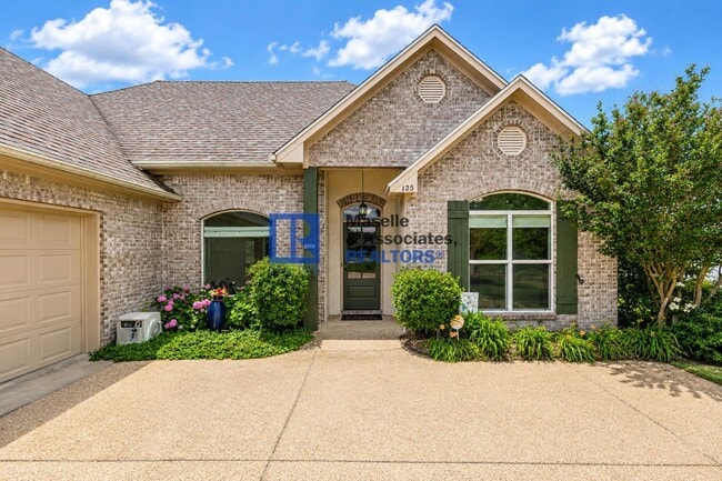 Photo - 3 Bed / 2 Bath Home on the Water in Ashbrooke