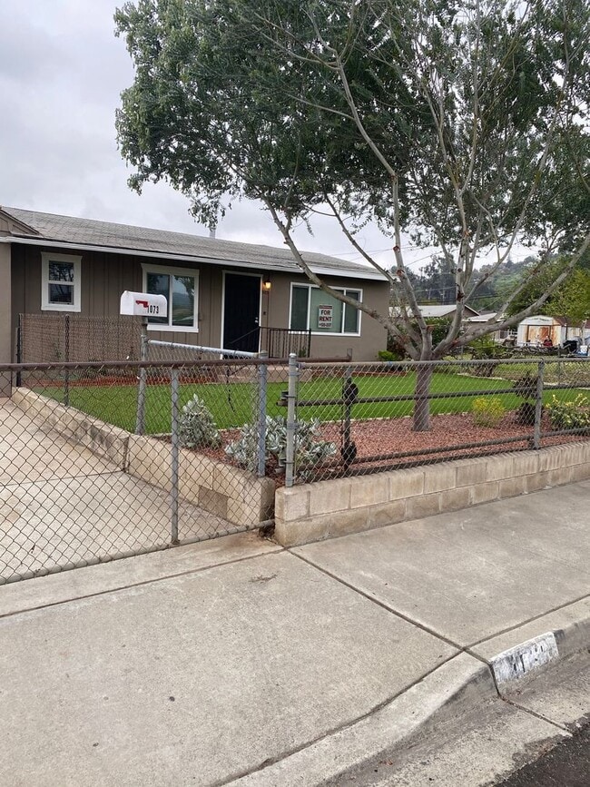 El Cajon 3 BR/1BA Single Family Detached H... - El Cajon 3 BR/1BA Single Family Detached H... House