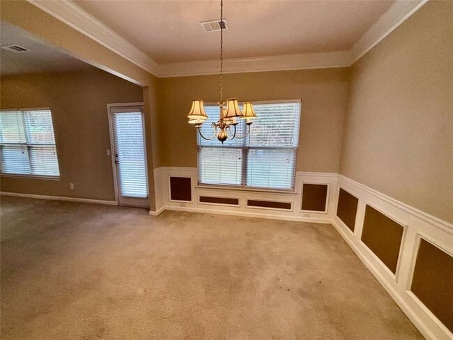 Photo - 345 Blackwood Ln