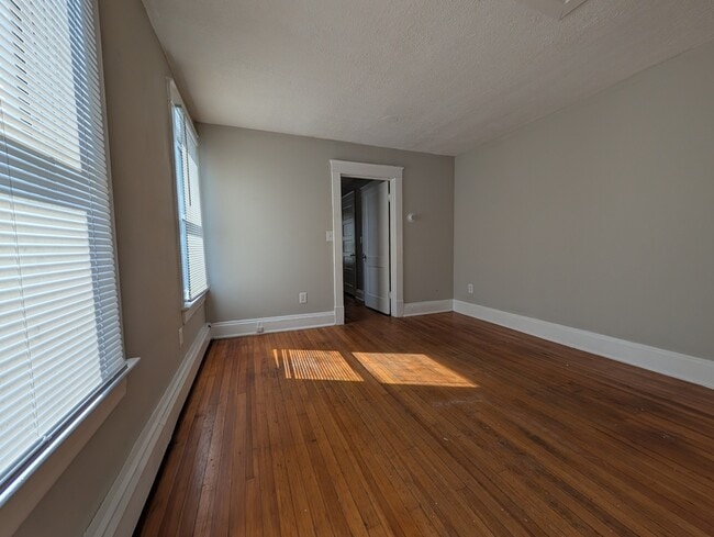 Photo - 2908 Memorial Ave