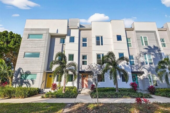 Building Photo - 104 26th St N