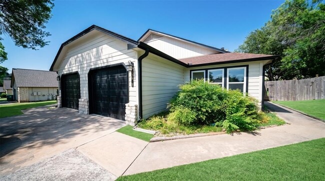 Building Photo - 339 Fantail Loop