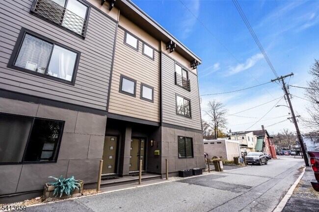 Photo - 10 McCready's Alley