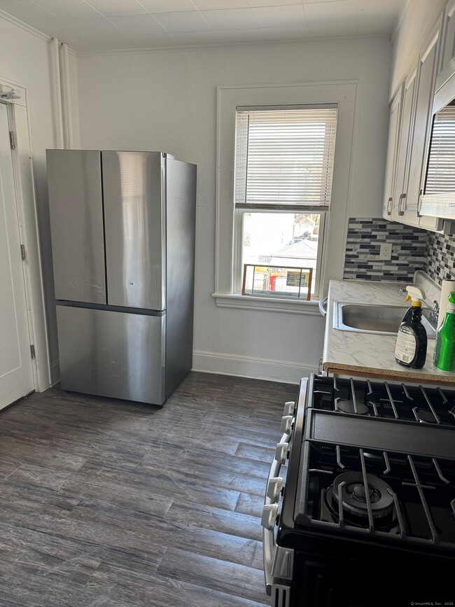 Building Photo - 3142 Fairfield Ave Unit 2 Rental