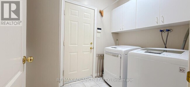 Photo - 85 Gemini Crescent