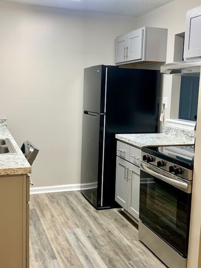 Photo - Adorable 2 bedroom 1 bath Condominium in C... Unidad F