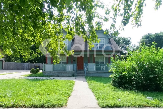 Building Photo - 4415 The Paseo
