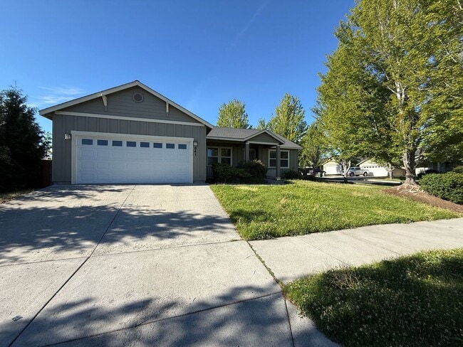 3 Bedroom / 2 Bath Home in Madras - 3 Bedroom / 2 Bath Home in Madras