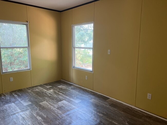 Photo - 230 Lawlis Rd